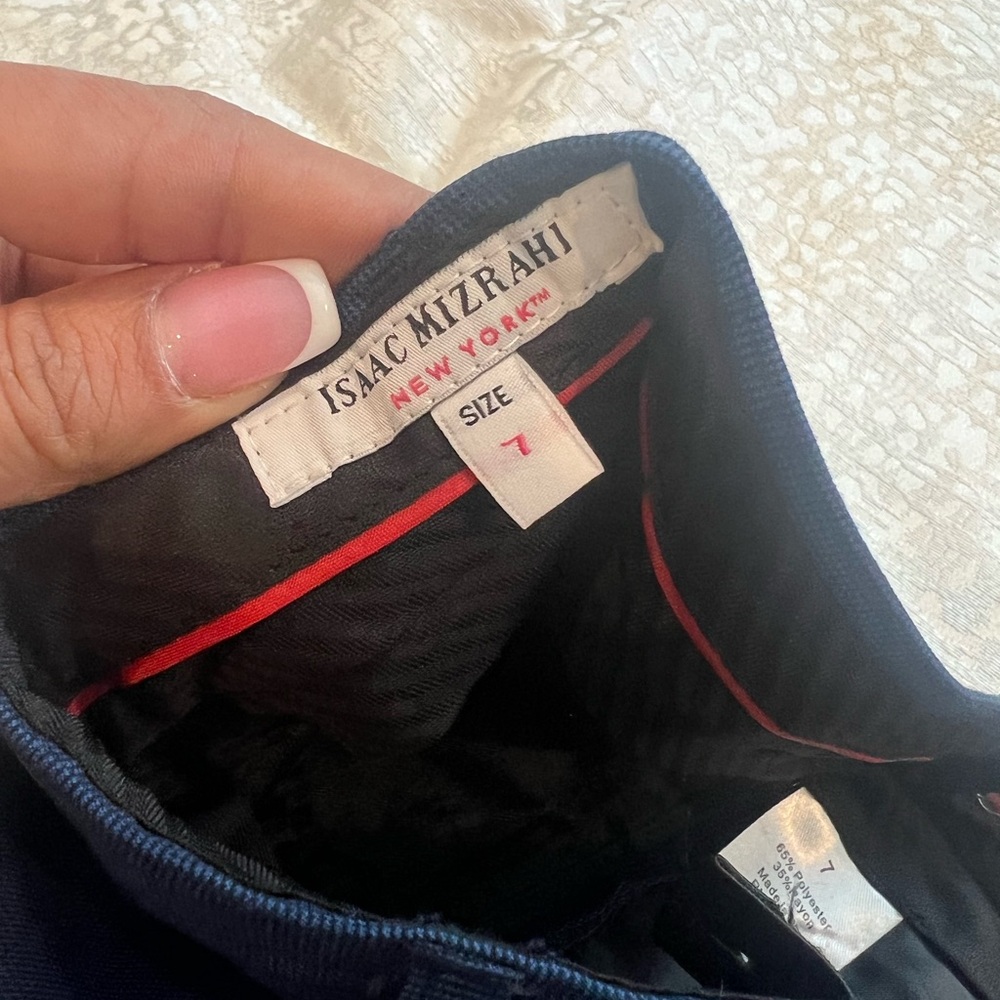 Isaac Mizrahi Elegant Dark Blue Garment